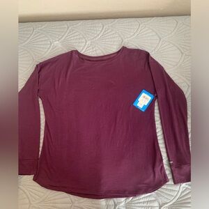 Columbia woman’s omni-shade, purple long sleeve pullover shirt with tags XL